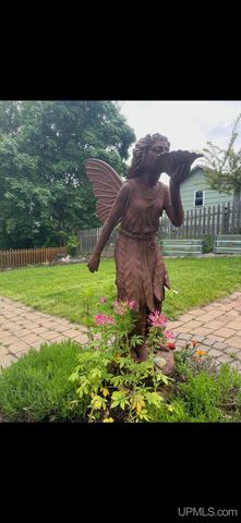 337 W Ridge Street, Marquette, MI 49855