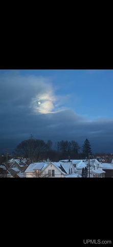 337 W Ridge Street, Marquette, MI 49855