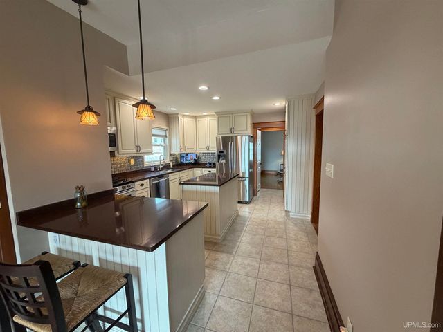 337 W Ridge Street, Marquette, MI 49855