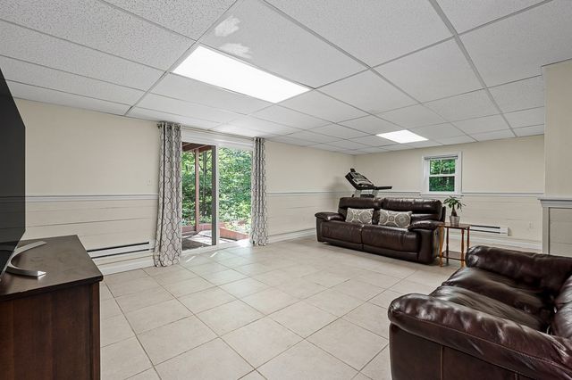 9 Olde Meetinghouse Rd, Westborough, MA 01581