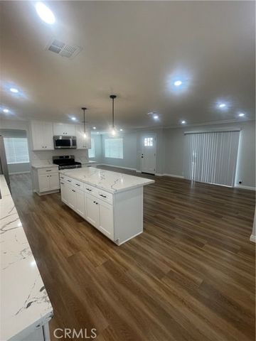 2230 Lake Park Drive 92, San Jacinto, CA 92583