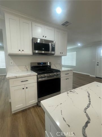 2230 Lake Park Drive 92, San Jacinto, CA 92583