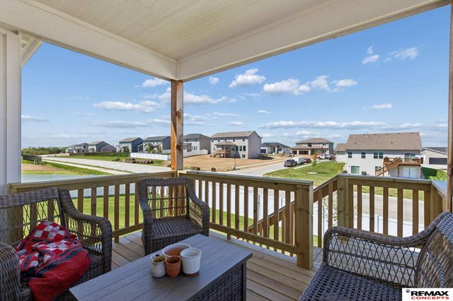 12104 S 107th Avenue, Papillion, NE 68046