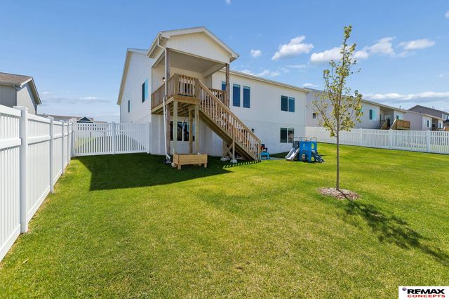 12104 S 107th Avenue, Papillion, NE 68046
