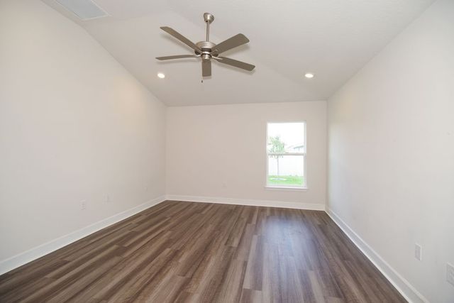 2450 Roygaris Street NW, Palm Bay, FL 32907