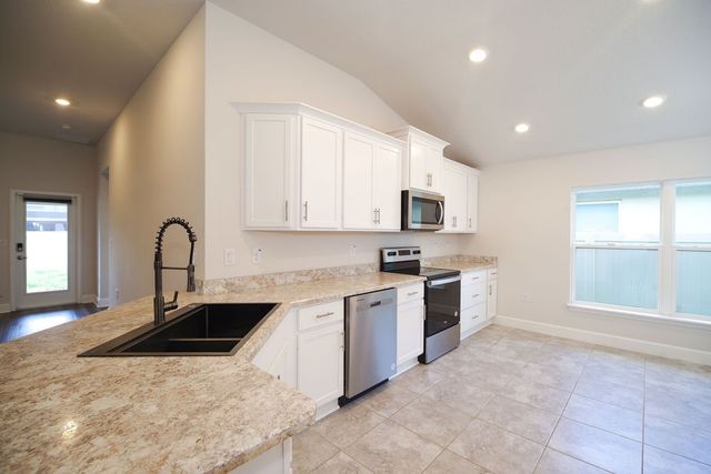 2450 Roygaris Street NW, Palm Bay, FL 32907