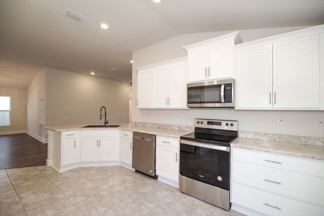 2450 Roygaris Street NW, Palm Bay, FL 32907