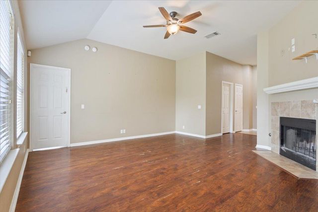 125 Bayliss ST, Hutto, TX 78634
