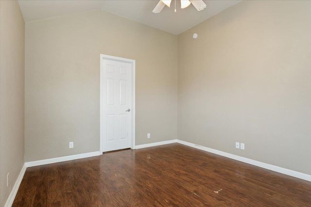 125 Bayliss ST, Hutto, TX 78634