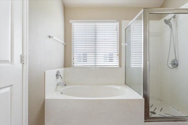 125 Bayliss ST, Hutto, TX 78634