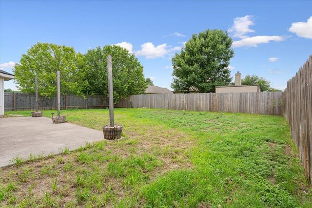 125 Bayliss ST, Hutto, TX 78634