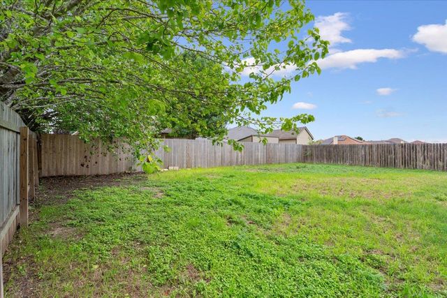 125 Bayliss ST, Hutto, TX 78634