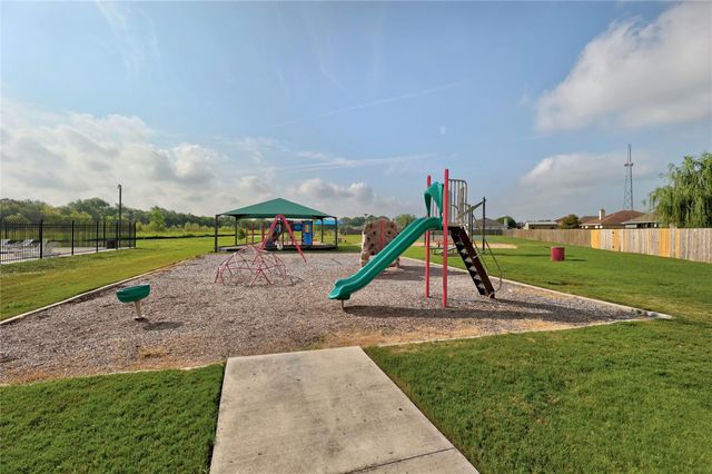 125 Bayliss ST, Hutto, TX 78634