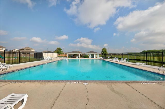 125 Bayliss ST, Hutto, TX 78634
