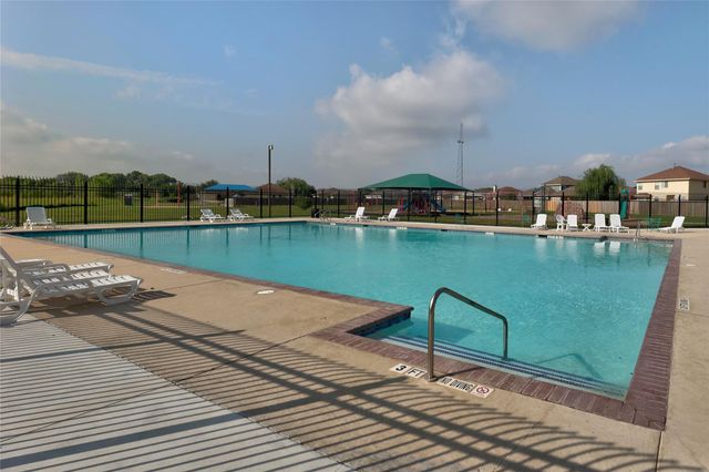 125 Bayliss ST, Hutto, TX 78634