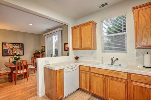 2409 Coffeeberry Rd, West Sacramento, CA 95691