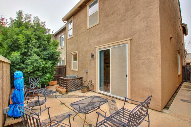 2409 Coffeeberry Rd, West Sacramento, CA 95691