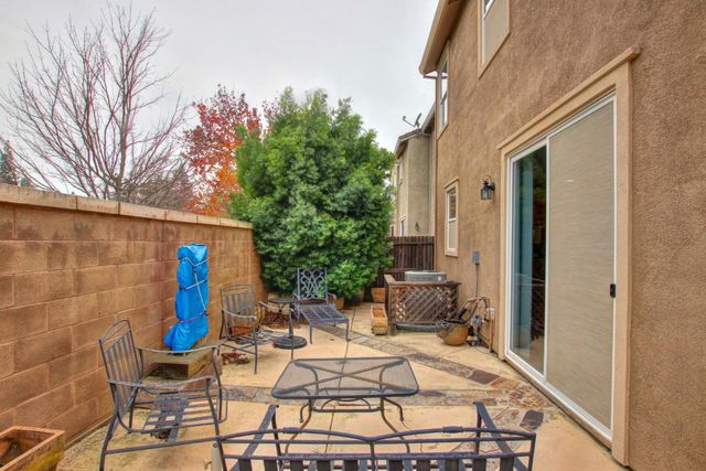 2409 Coffeeberry Rd, West Sacramento, CA 95691