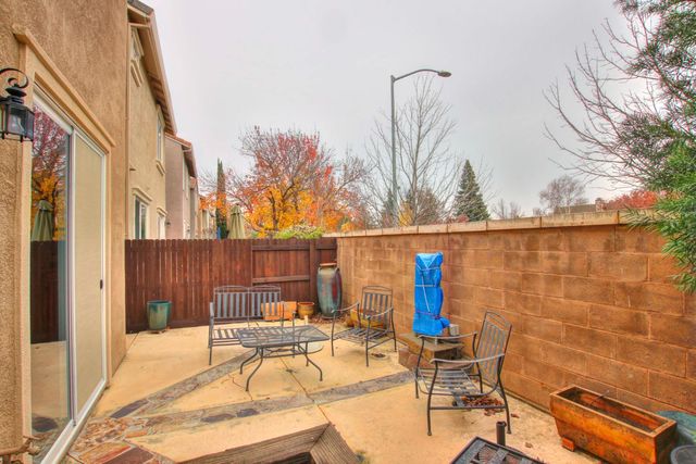 2409 Coffeeberry Rd, West Sacramento, CA 95691