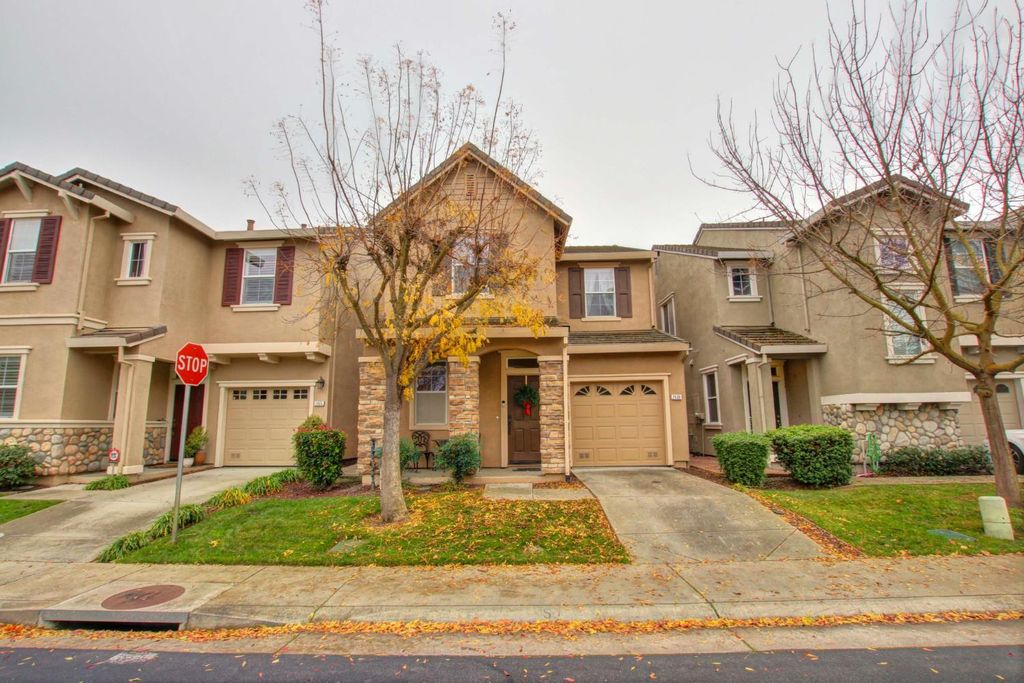 2409 Coffeeberry Rd, West Sacramento, CA 95691
