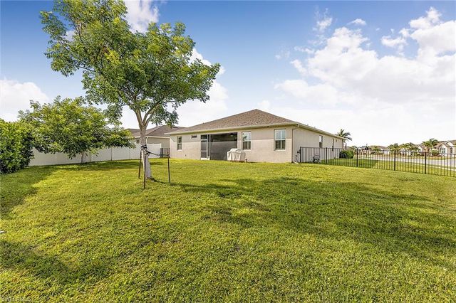 3391 Acapulco CIR, Cape Coral, FL 33909