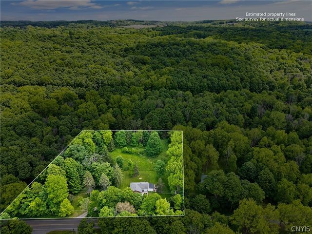 2696 Lyons Road, Camillus, NY 13031