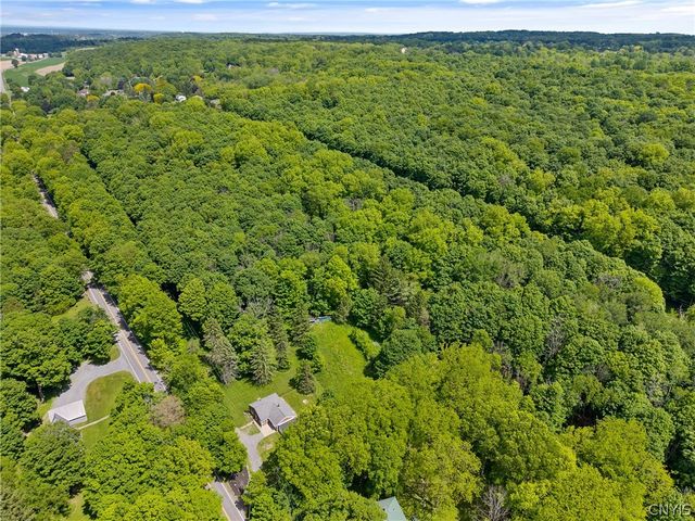 2696 Lyons Road, Camillus, NY 13031