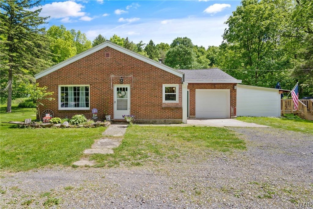 2696 Lyons Road, Camillus, NY 13031