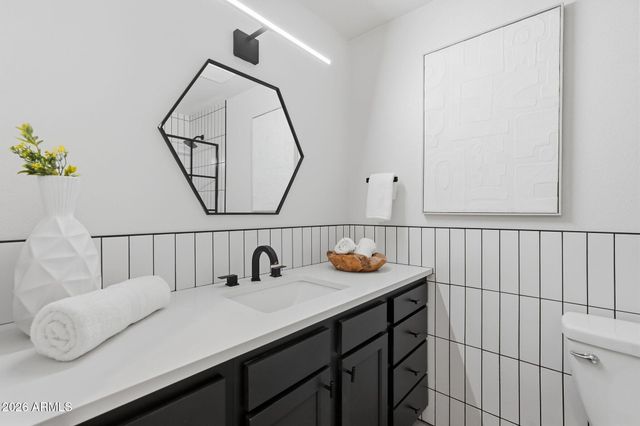 11608 N 32ND Place, Phoenix, AZ 85028