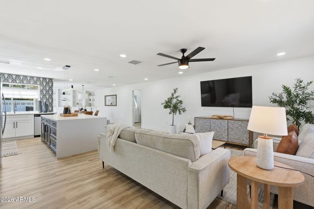 11608 N 32ND Place, Phoenix, AZ 85028