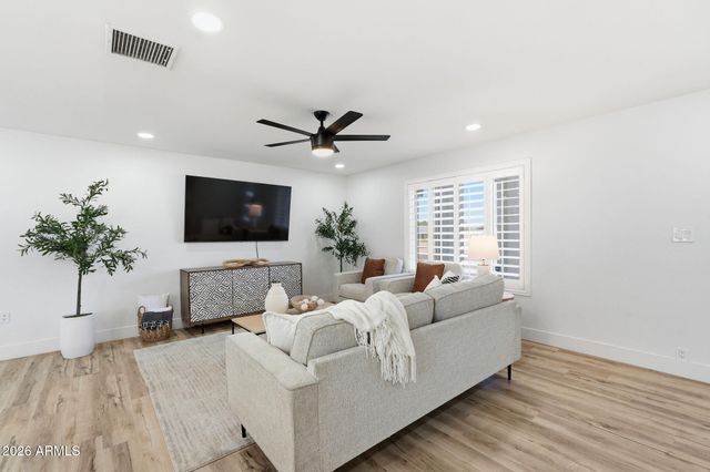 11608 N 32ND Place, Phoenix, AZ 85028