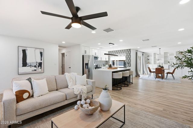 11608 N 32ND Place, Phoenix, AZ 85028