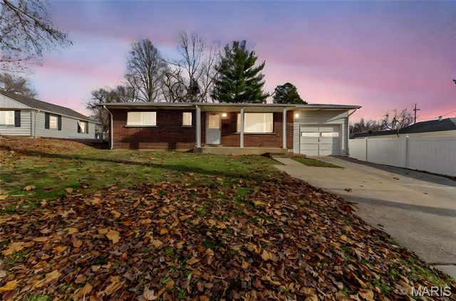 3902 Jane Avenue, St Ann, MO 63074