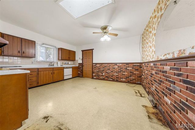 3902 Jane Avenue, St Ann, MO 63074