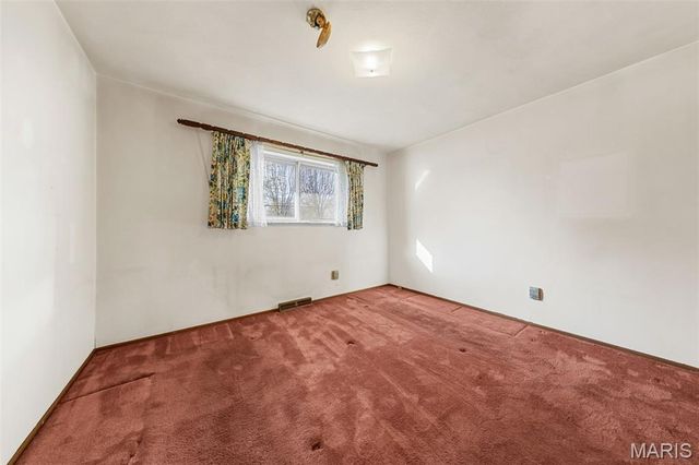 3902 Jane Avenue, St Ann, MO 63074