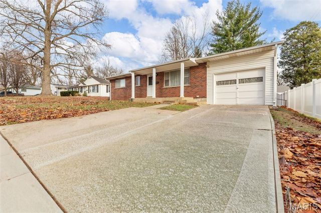 3902 Jane Avenue, St Ann, MO 63074