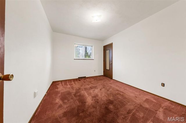 3902 Jane Avenue, St Ann, MO 63074