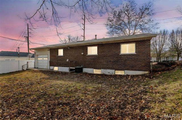 3902 Jane Avenue, St Ann, MO 63074