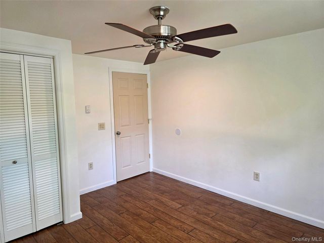 9 Laurelton Avenue, Selden, NY 11784