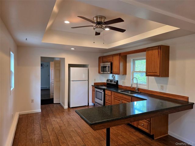 9 Laurelton Avenue, Selden, NY 11784