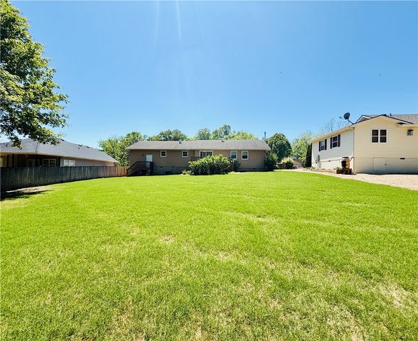 3 Charing Lane, Bella Vista, AR 72714