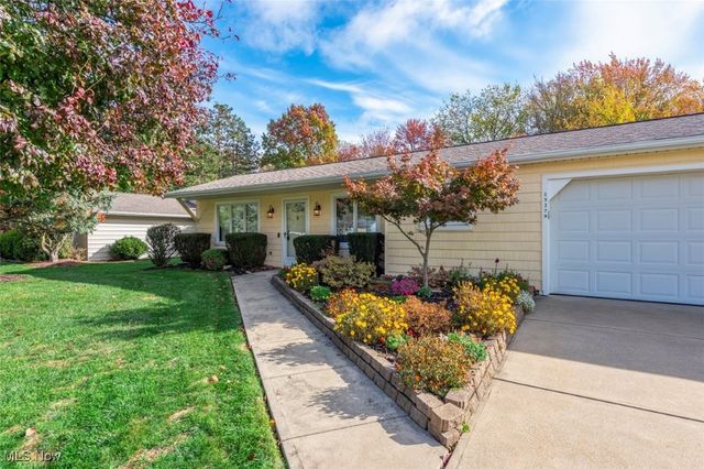 15279 Walnut Creek Drive, Strongsville, OH 44149