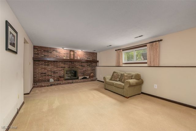 15279 Walnut Creek Drive, Strongsville, OH 44149