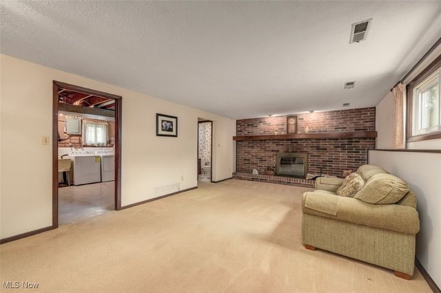 15279 Walnut Creek Drive, Strongsville, OH 44149