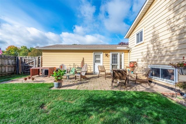 15279 Walnut Creek Drive, Strongsville, OH 44149