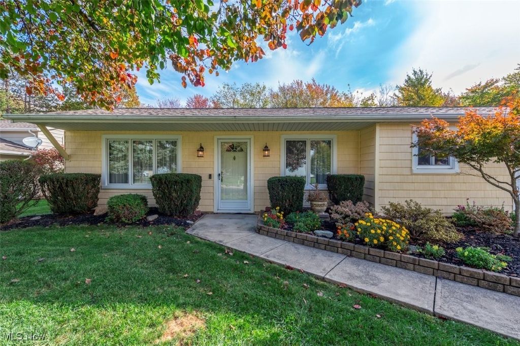 15279 Walnut Creek Drive, Strongsville, OH 44149