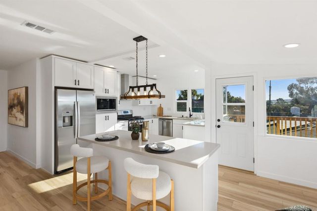 4205 Mason St., San Diego, CA 92110