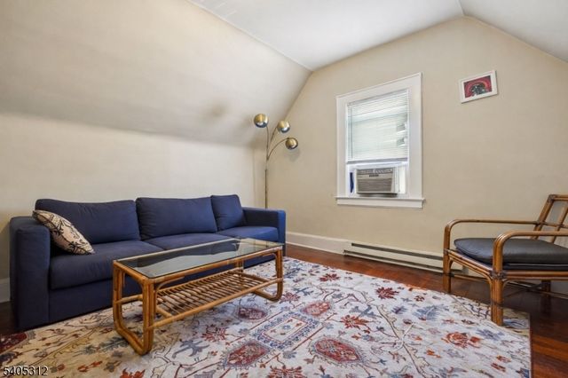 17 Wilfred St, Montclair Twp., NJ 07042