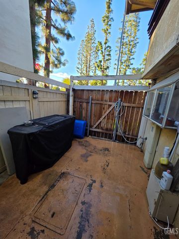 600 Lansing Drive 10, Bakersfield, CA 93309