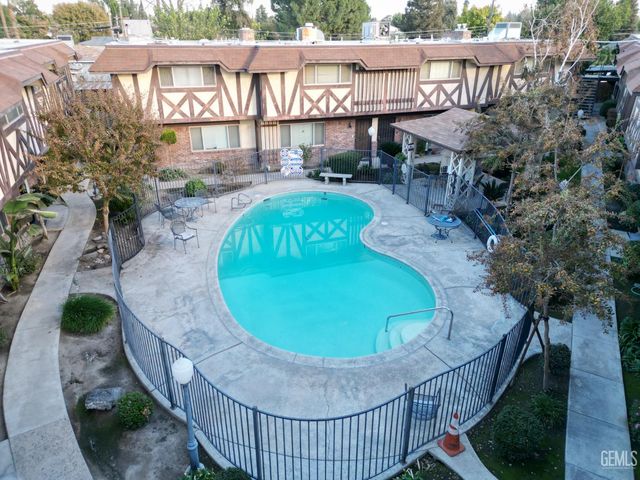 600 Lansing Drive 10, Bakersfield, CA 93309